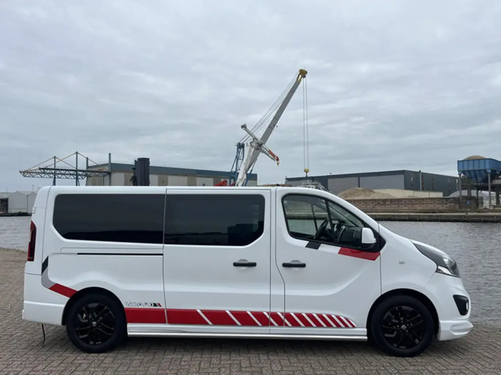 Opel Vivaro 2