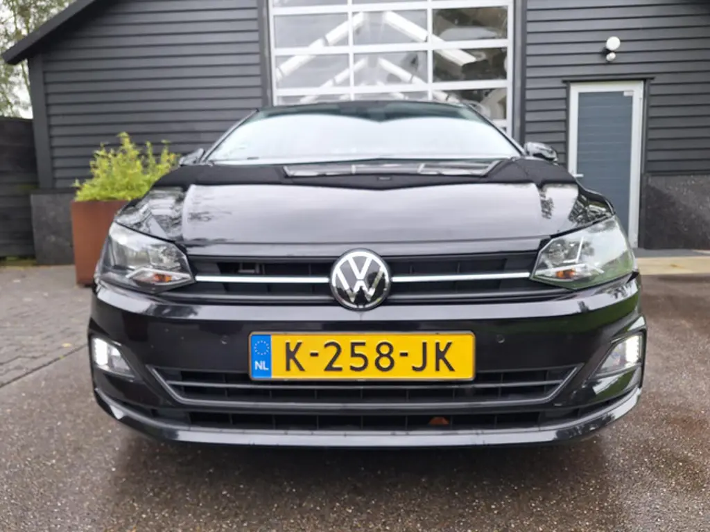 Volkswagen Polo 2