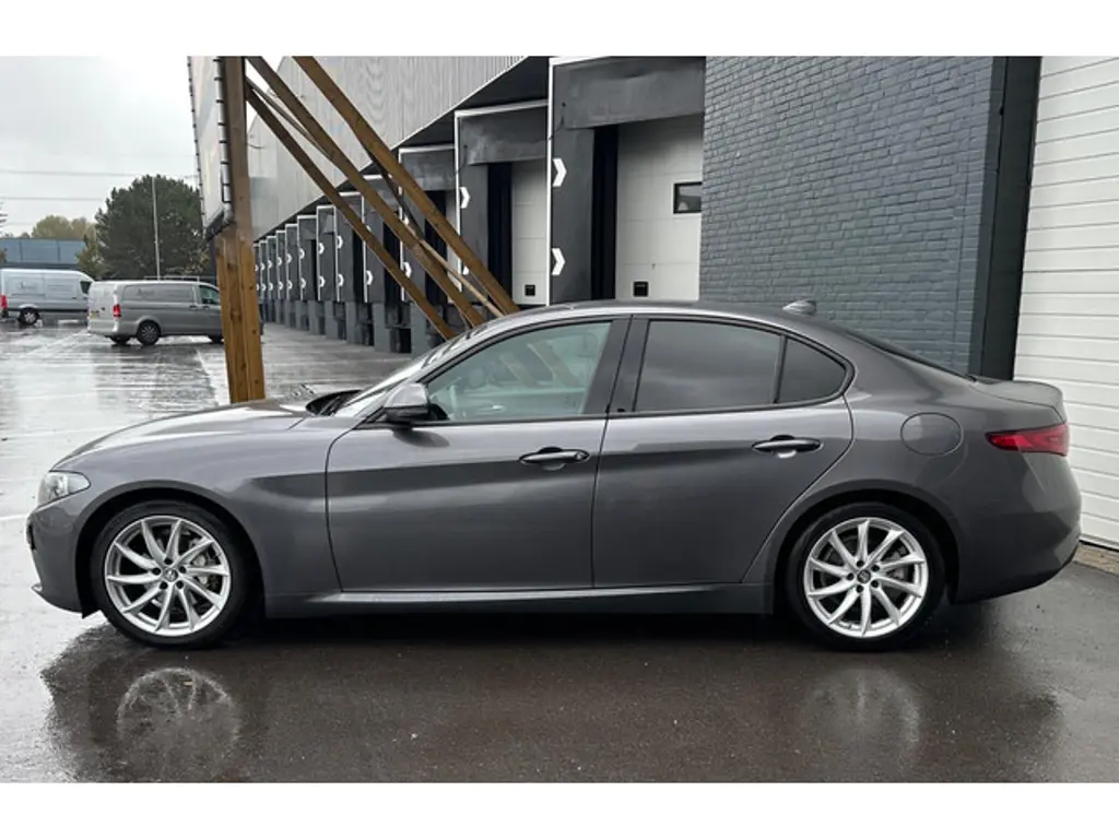 Alfa Romeo Giulia 3