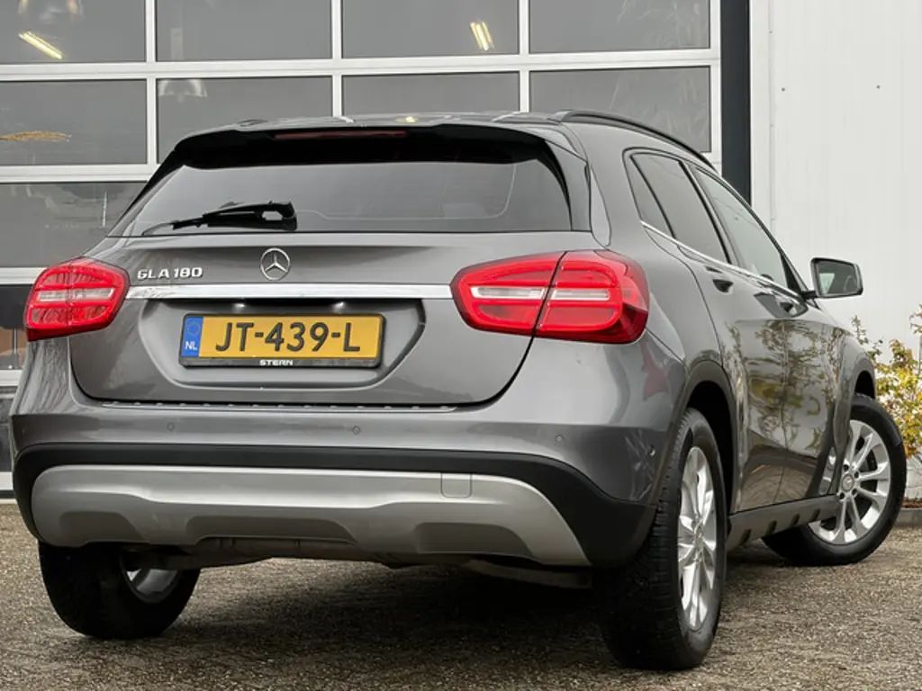 Mercedes-Benz GLA 2
