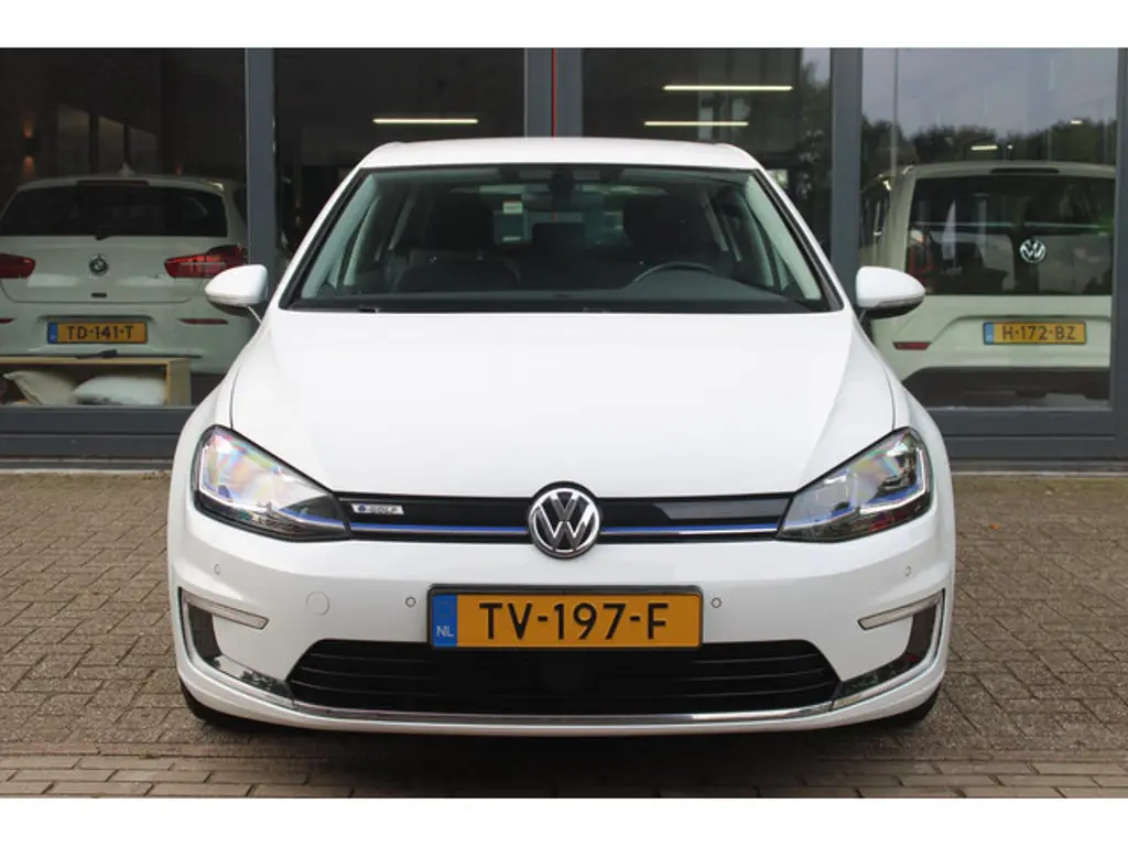 Volkswagen e-Golf 2