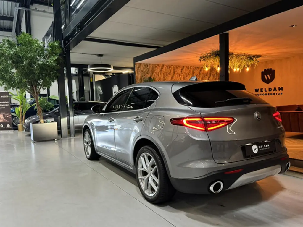 Alfa Romeo Stelvio 3