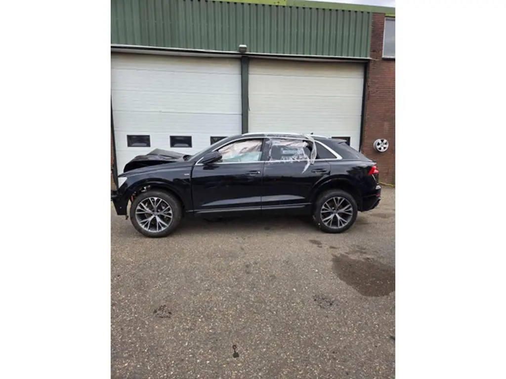 Audi Q8 3