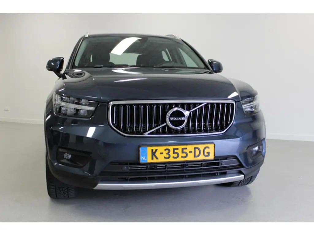 Volvo XC40 3