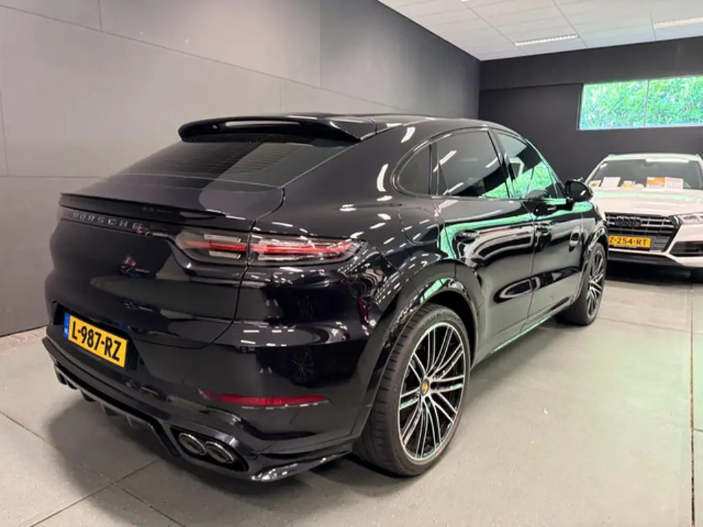 Porsche Cayenne 2