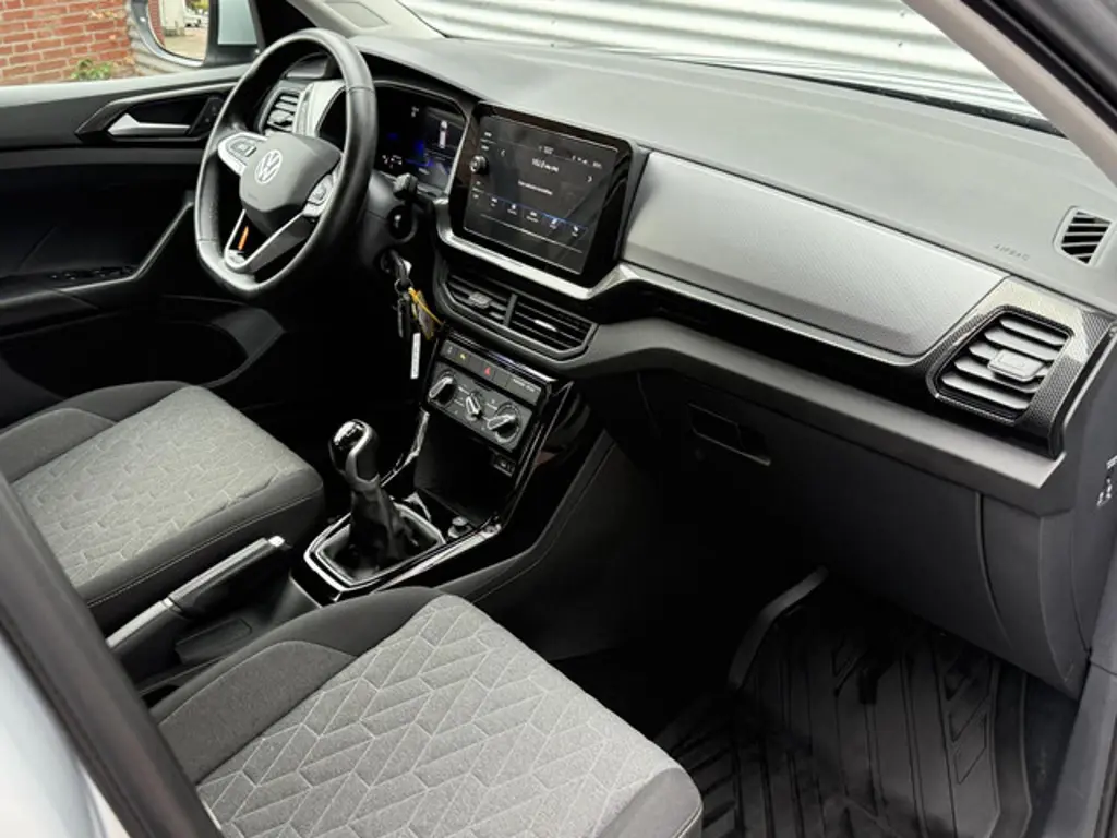 Volkswagen T-Cross 2