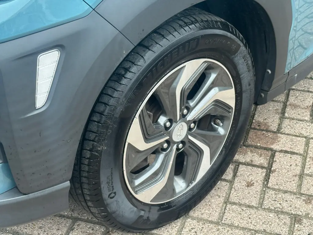 Hyundai Kona 3