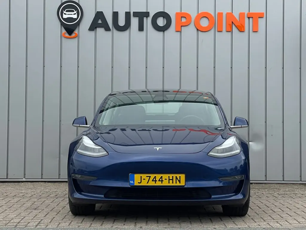 Tesla Model 3 2