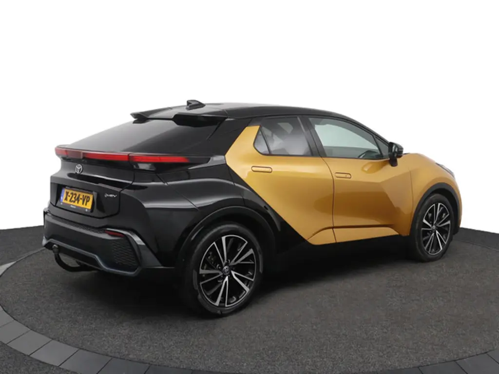 Toyota C-HR 2