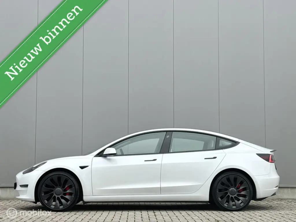 Tesla Model 3 2