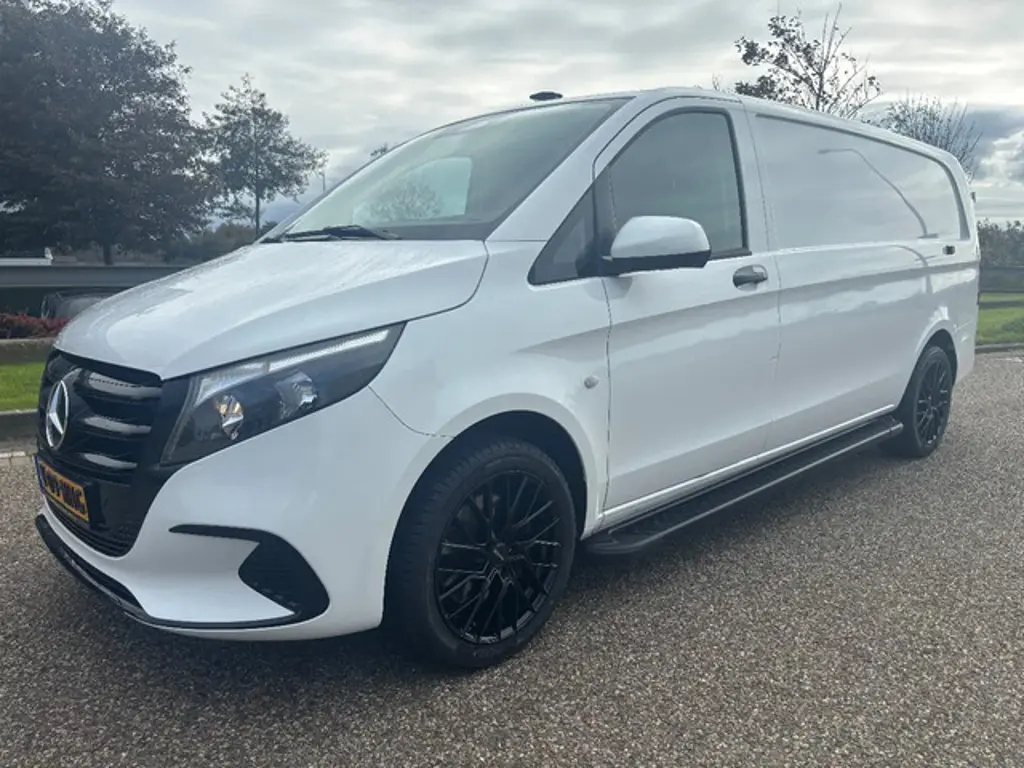 Mercedes-Benz Vito 2