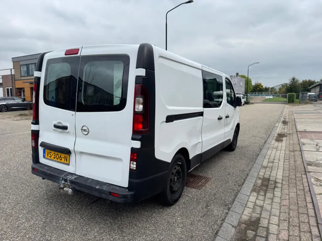 Opel Vivaro 2