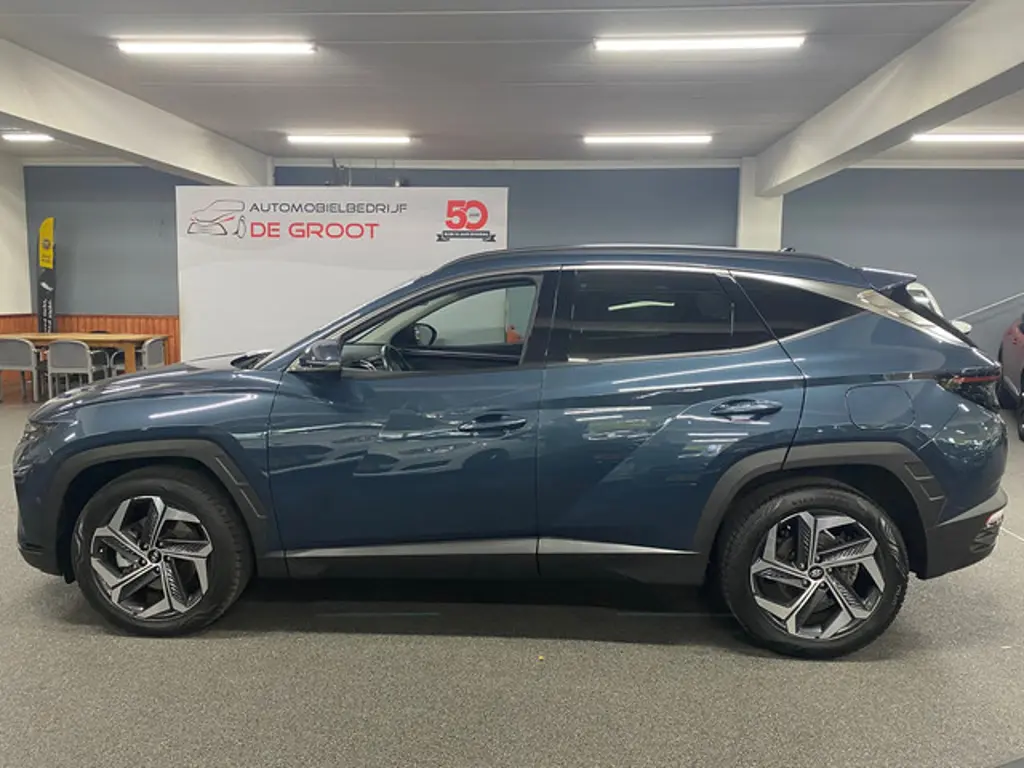 Hyundai Tucson Hybrid 2