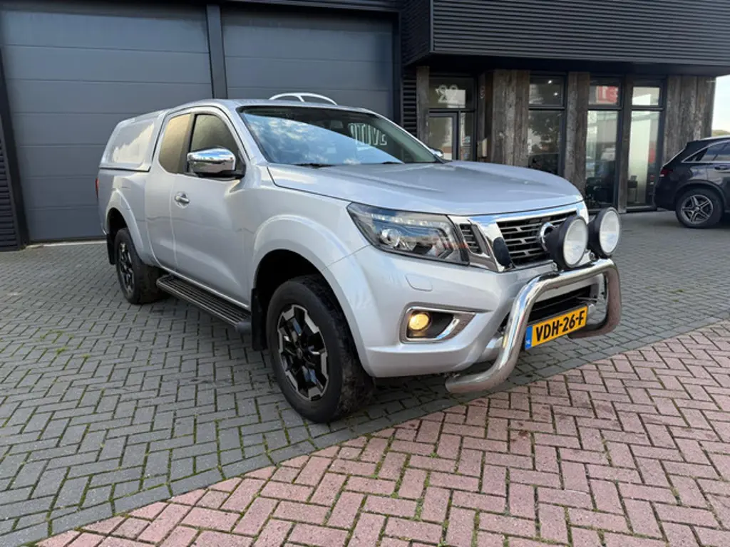 Nissan Navara 2
