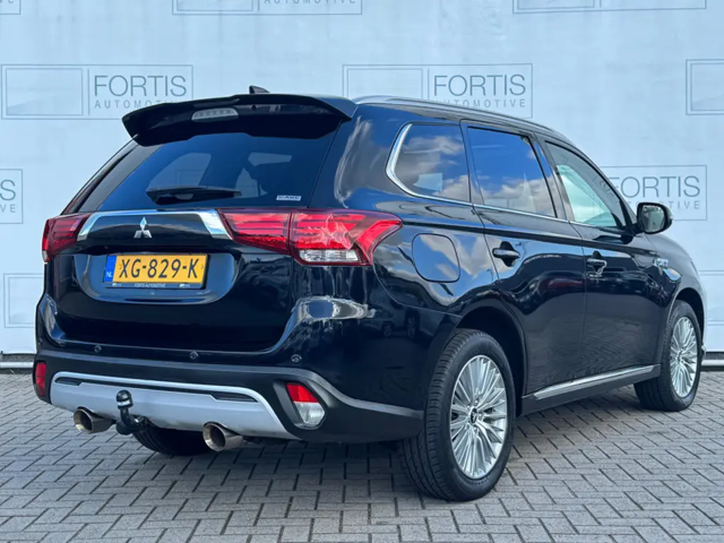 Mitsubishi Outlander 2