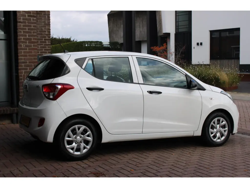 Hyundai i10 3
