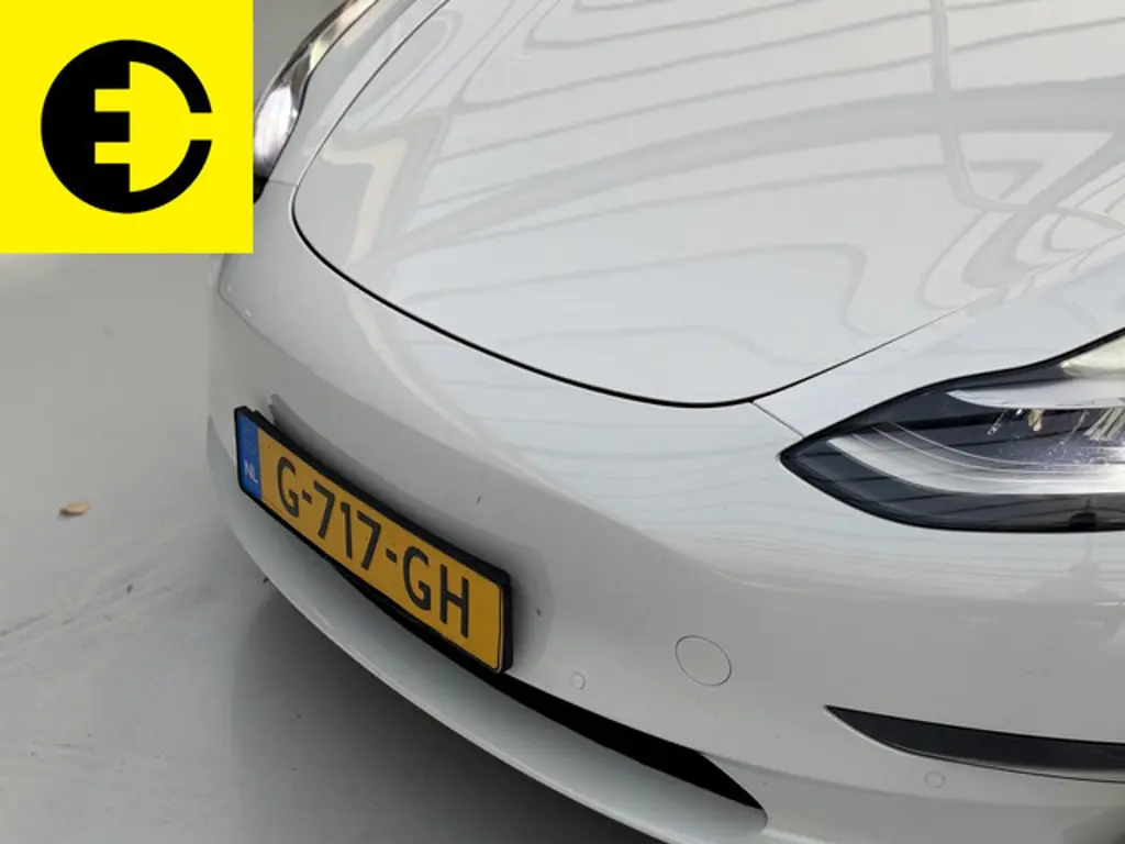 Tesla Model 3 2