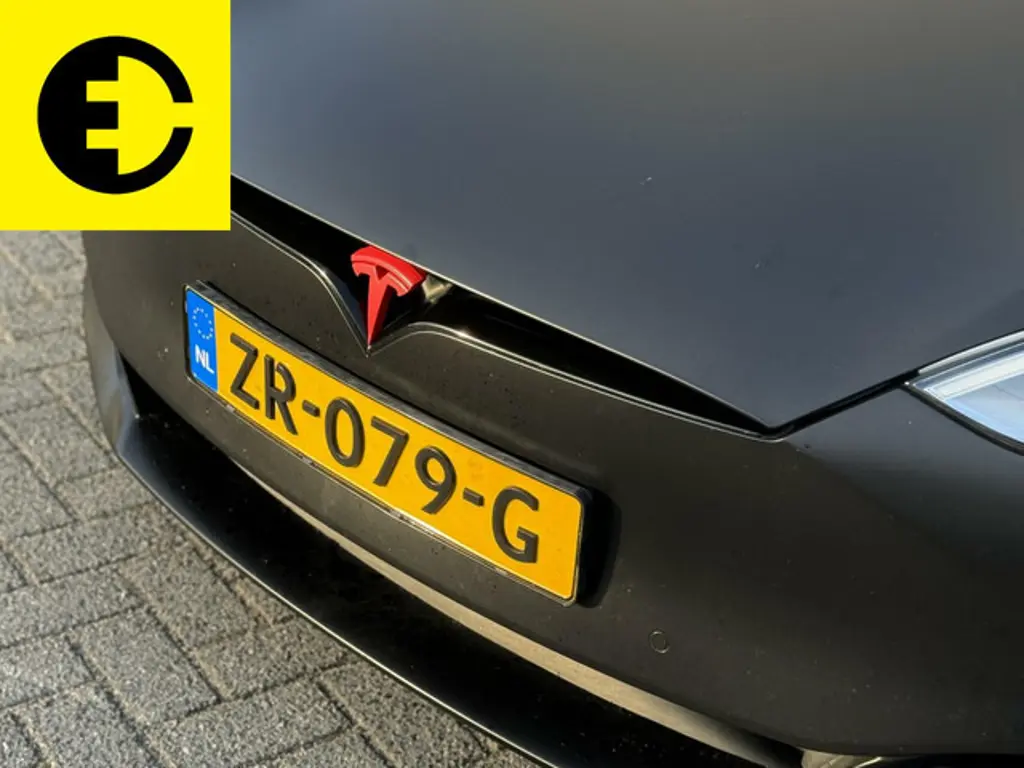 Tesla Model S 2