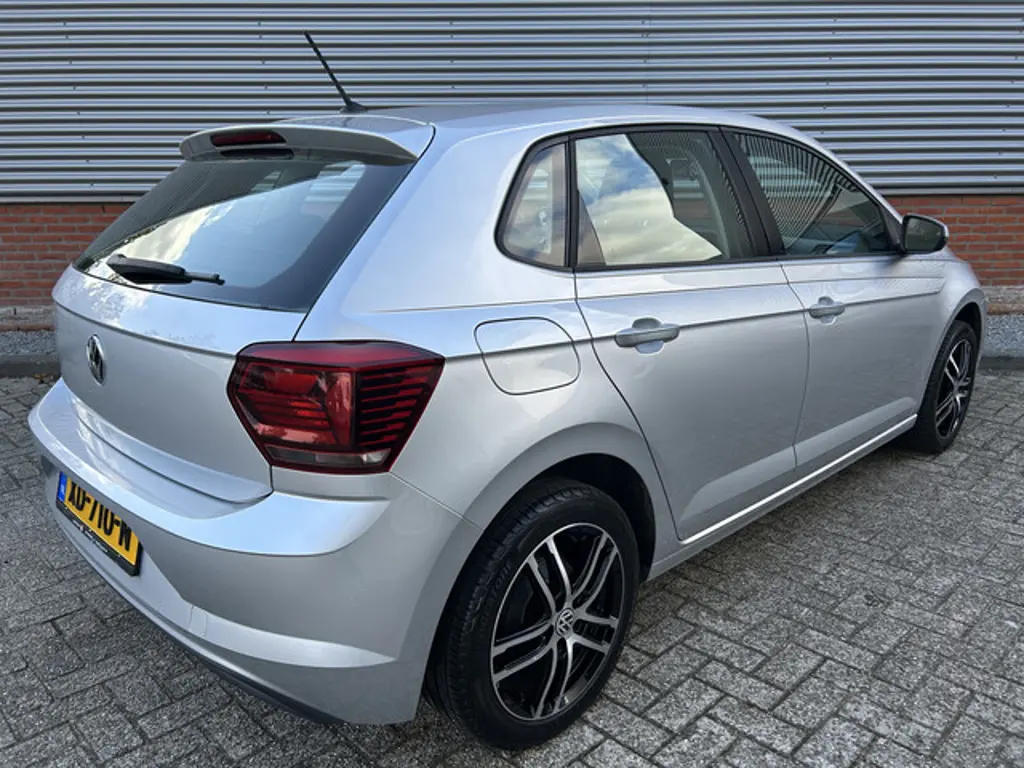 Volkswagen Polo 2