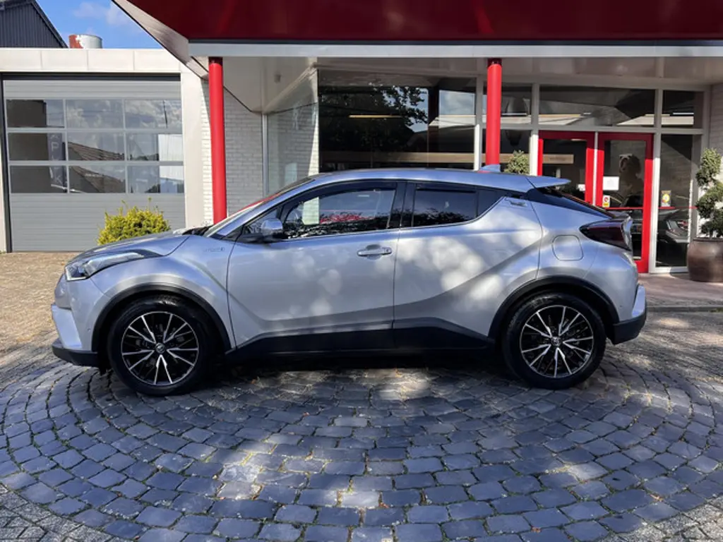 Toyota C-HR 2