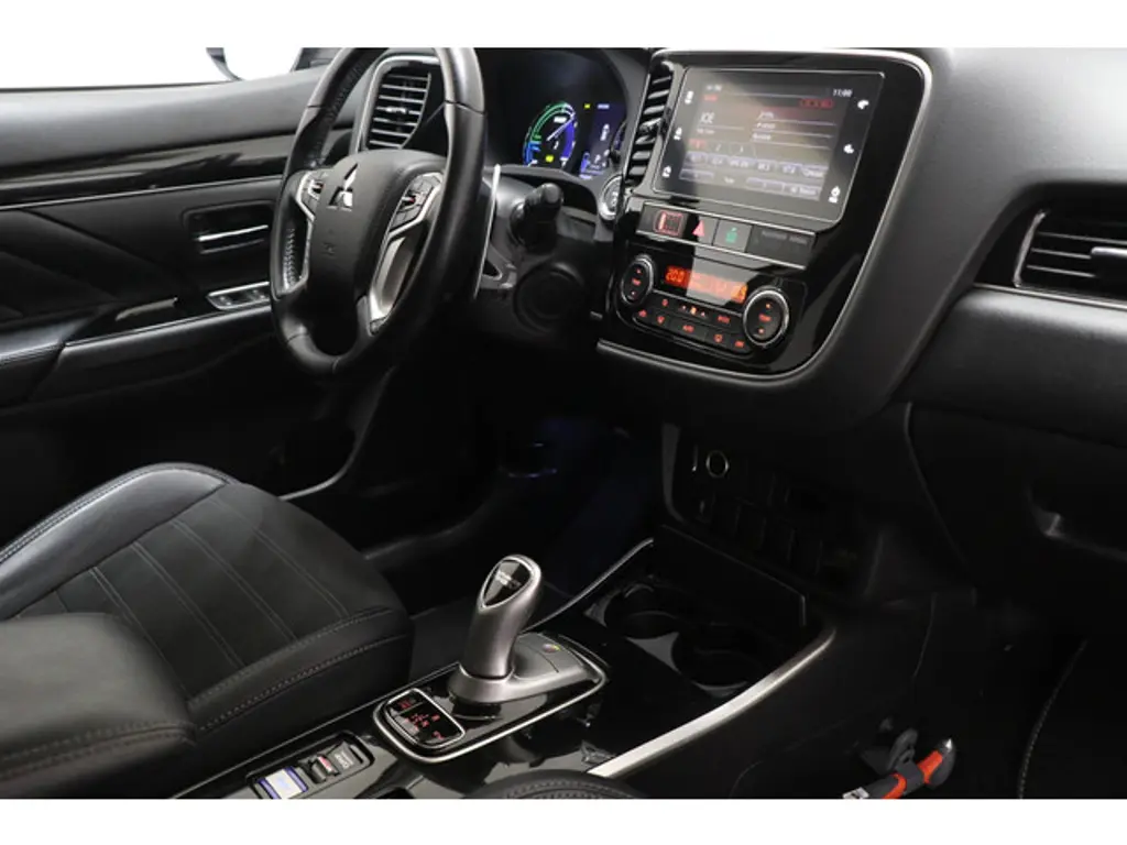 Mitsubishi Outlander 3