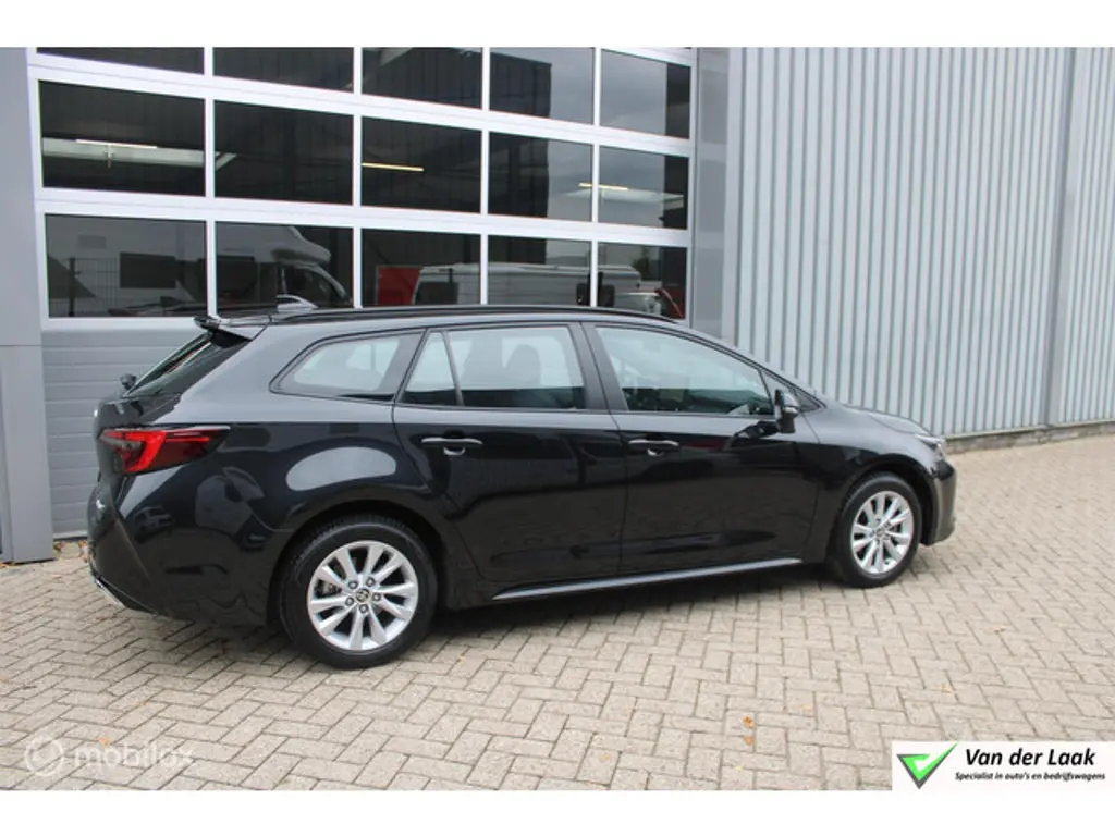 Toyota Corolla Touring Sports 2