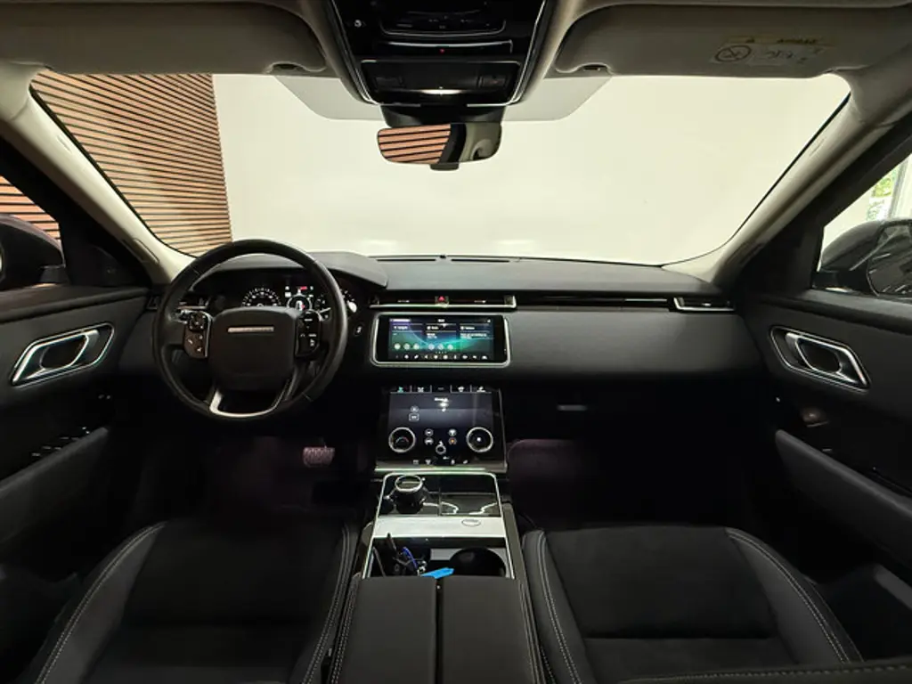 Land Rover Range Rover Velar 2