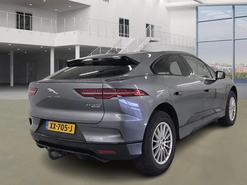 Jaguar I-PACE 3