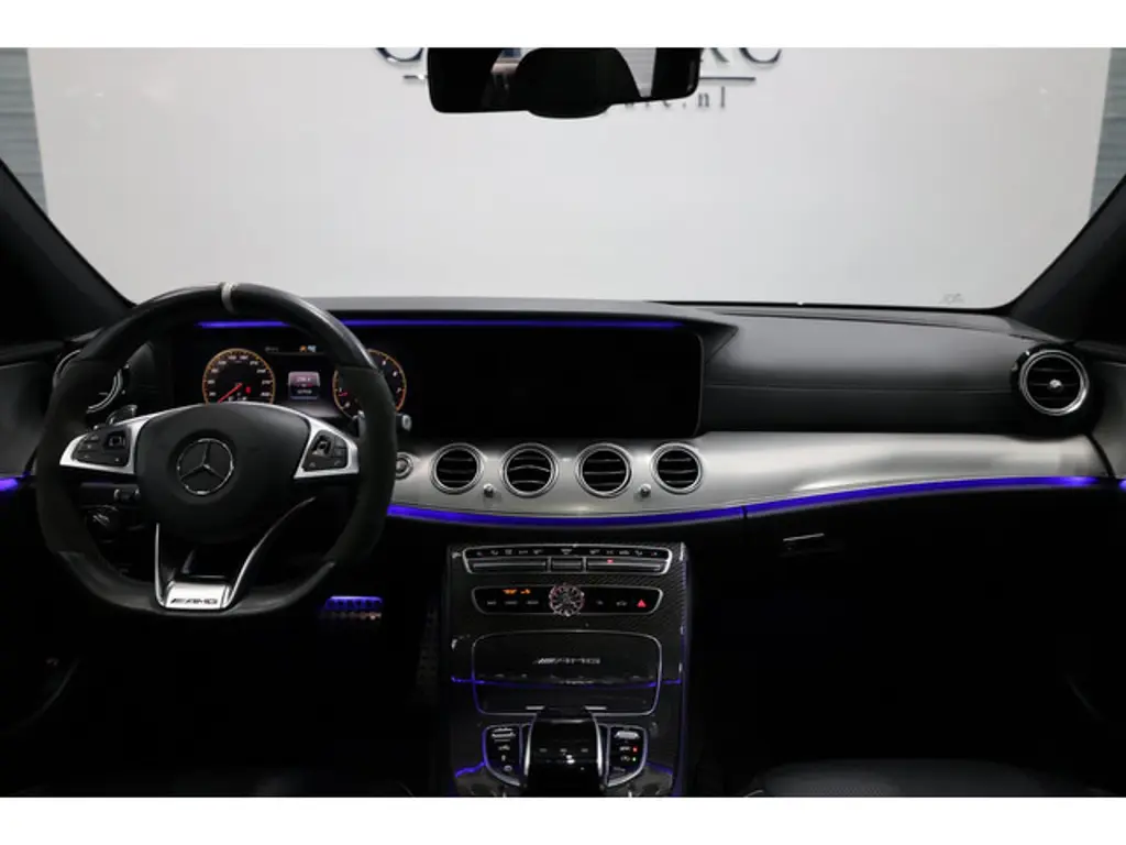 Mercedes-Benz E-Klasse 2