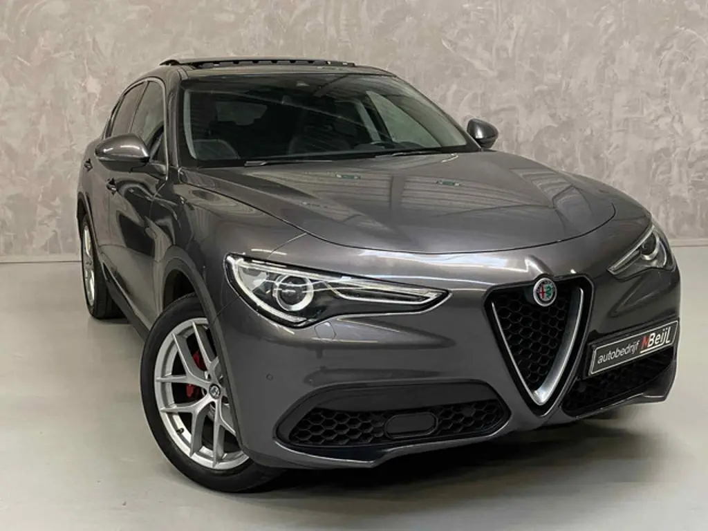 Alfa Romeo Stelvio 3