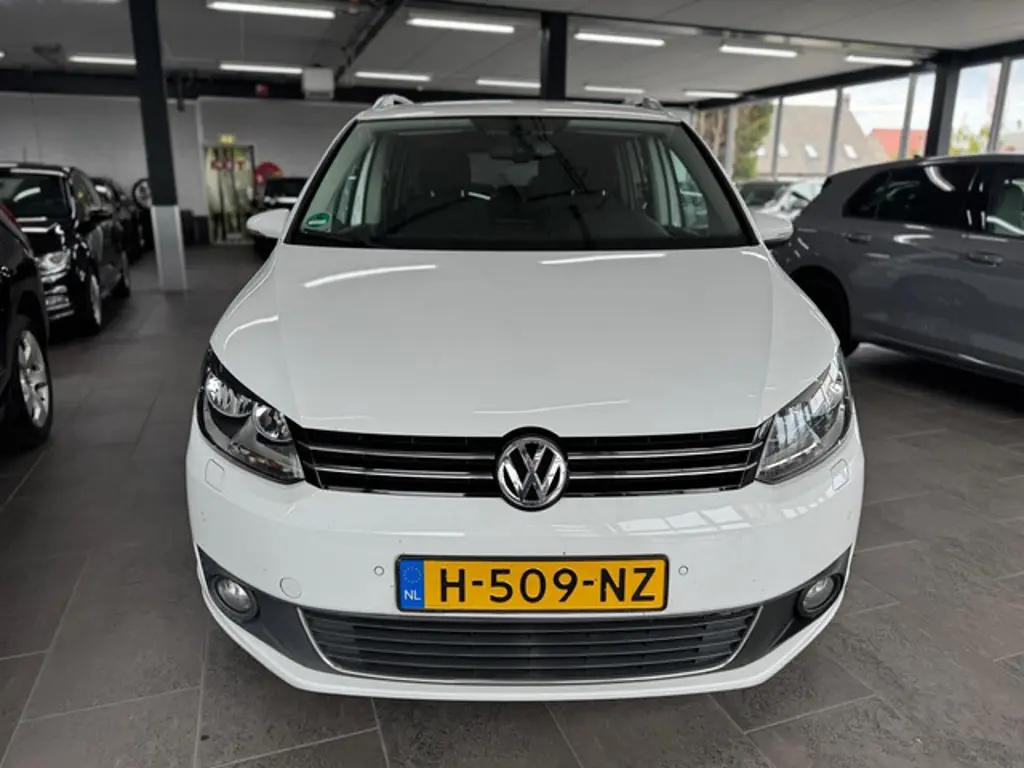 Volkswagen Touran 2