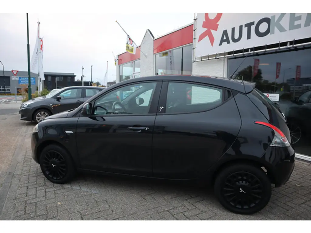 Lancia Ypsilon 2
