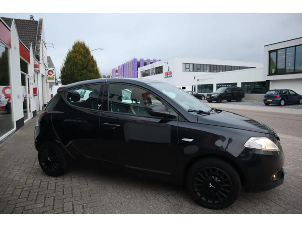 Lancia Ypsilon 3