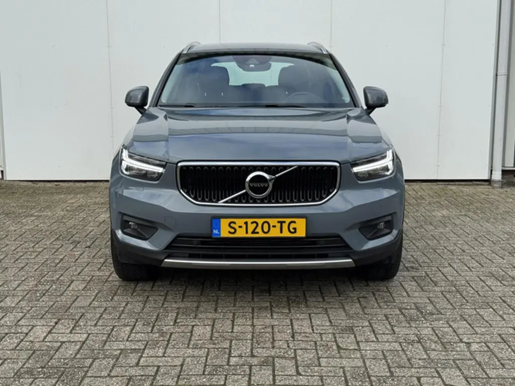 Volvo XC40 3