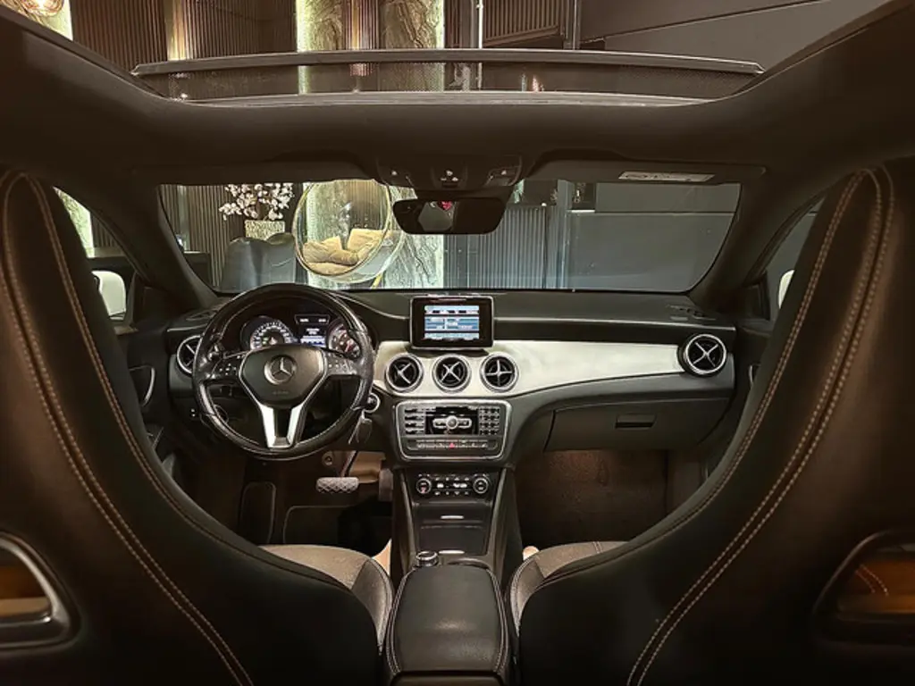 Mercedes-Benz CLA 3