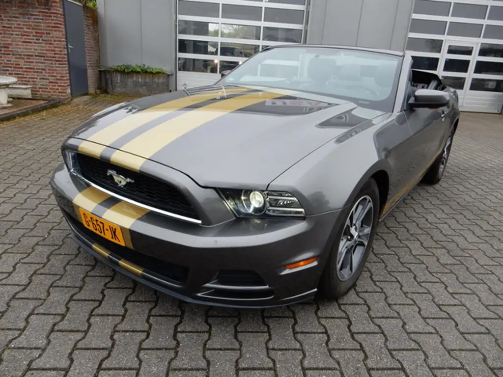 Ford Mustang 2