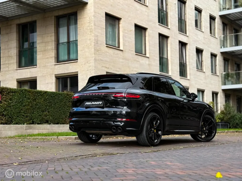 Porsche Cayenne 2