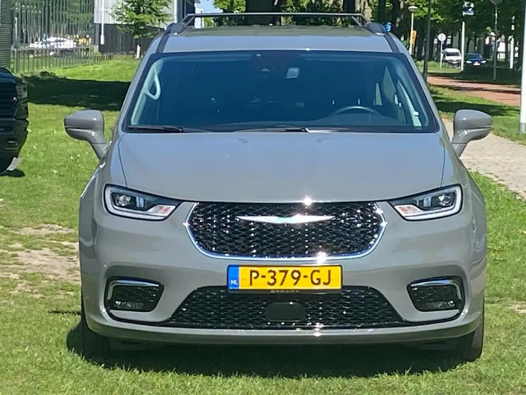 Lancia Voyager 2