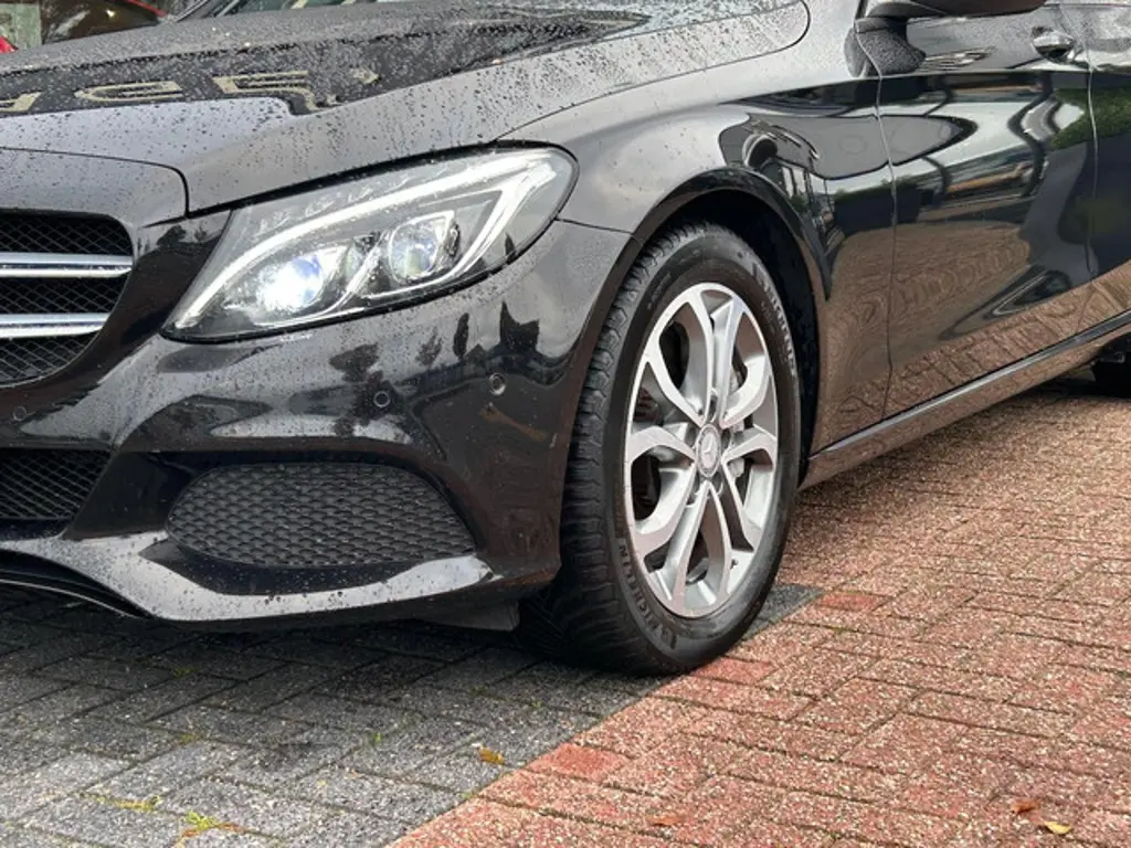 Mercedes-Benz C-Klasse 3