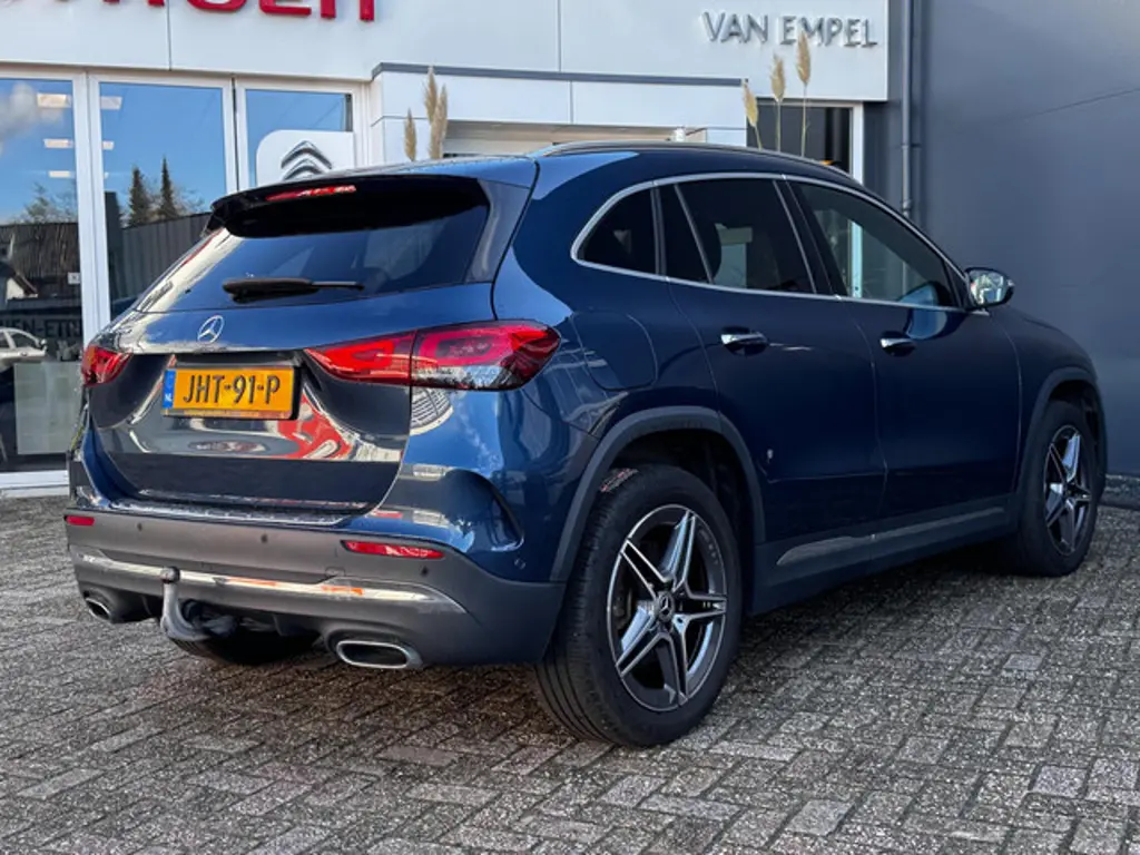 Mercedes-Benz GLA 2