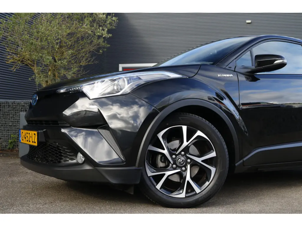 Toyota C-HR 2