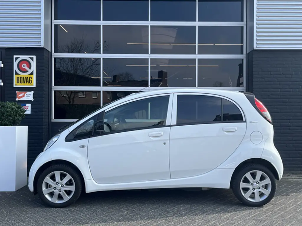 Peugeot iOn 3