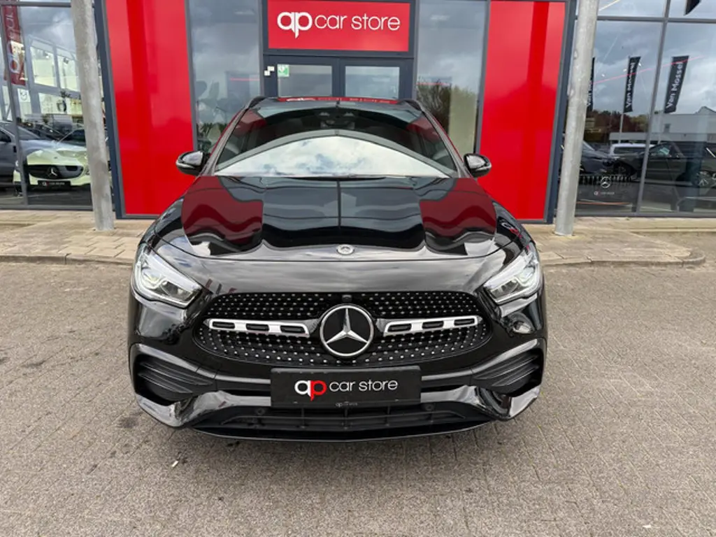 Mercedes-Benz GLA 2