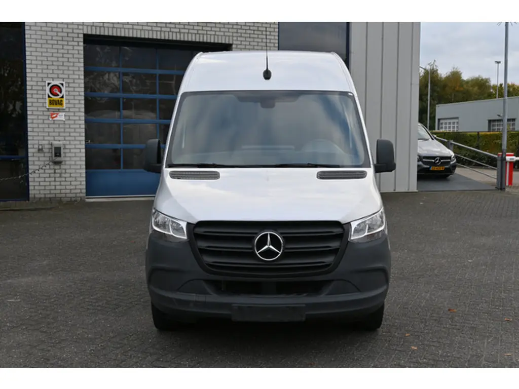Mercedes-Benz Sprinter 2