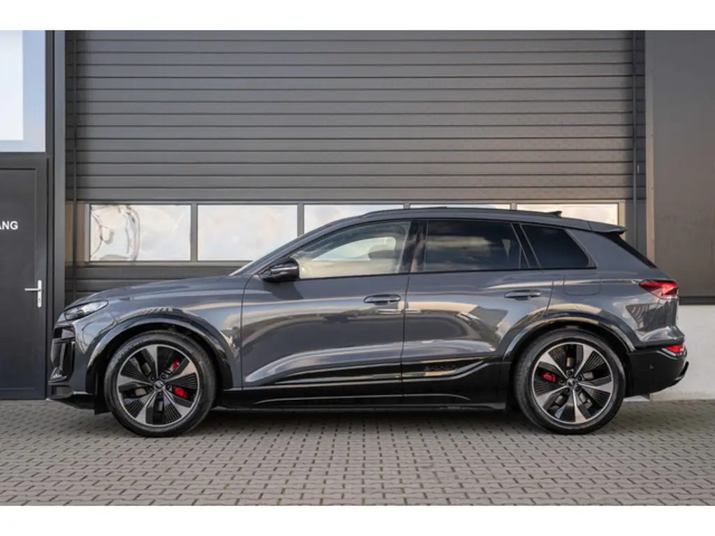 Audi SQ6 2