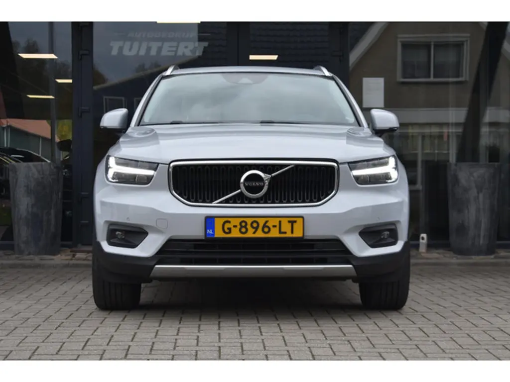 Volvo XC40 3
