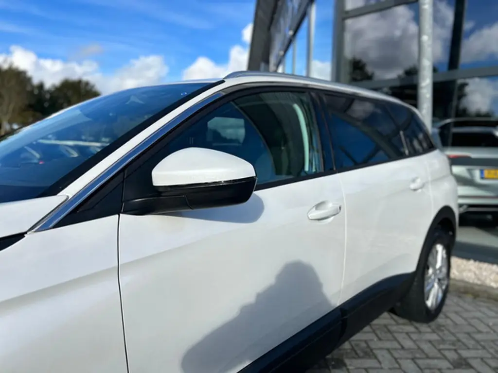 Peugeot 5008 2