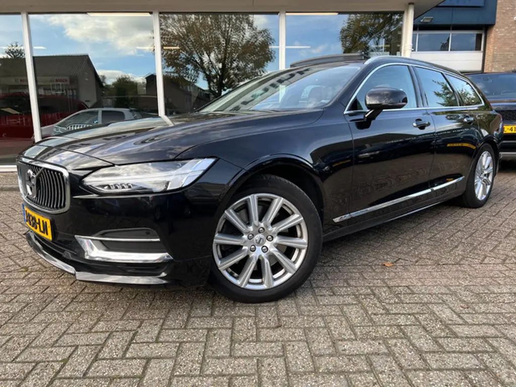 Volvo V90 2