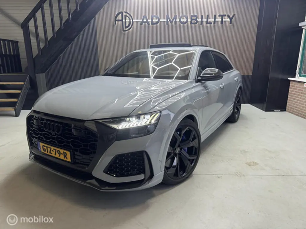 Audi RSQ8