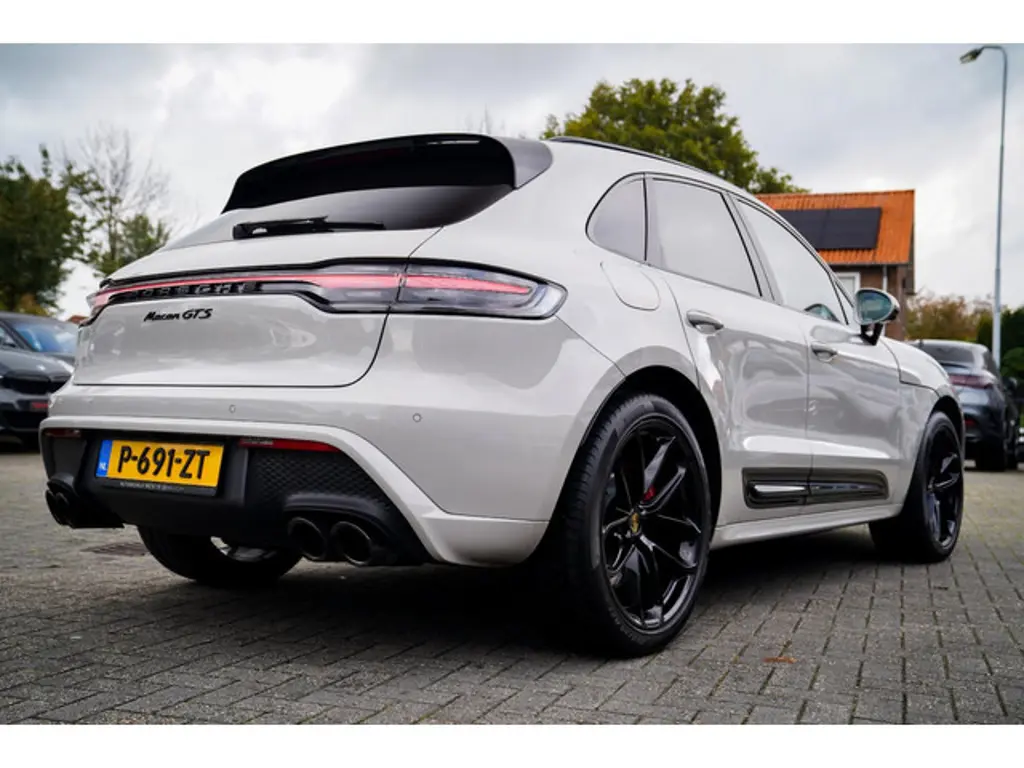 Porsche Macan 2
